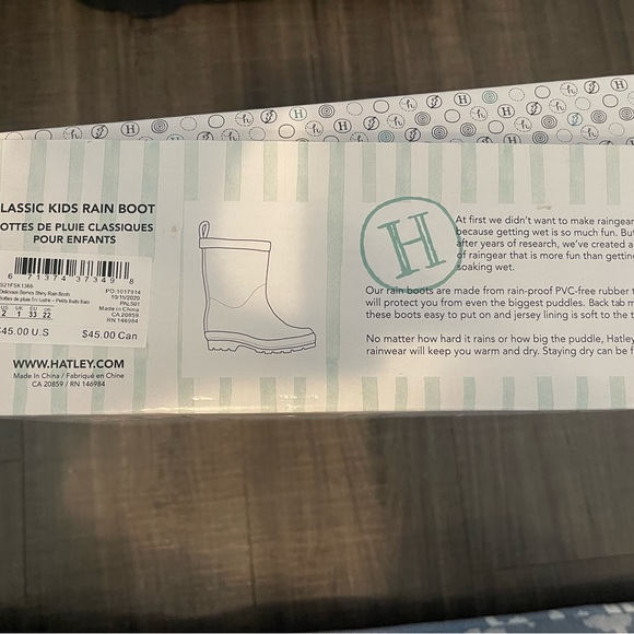 Girls Hatley Strawberry Rain Boots size 2 big kids - Picture 2 of 5